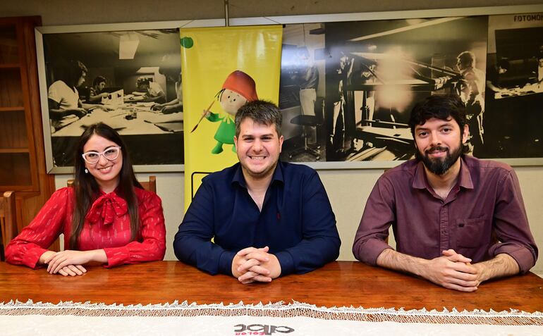 La soprano Alejandra Meza, el director José Miguel Echeverría y el compositor Juan Pablo González.