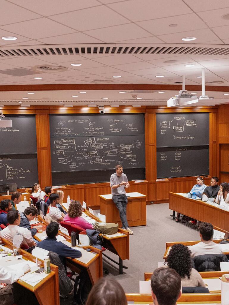 "¡Fue un honor dirigirme a los estudiantes de Harvard Business School!", expresó Gerard Piqué en su cuenta de Instagram. (Instagram/Gerard Piqué)