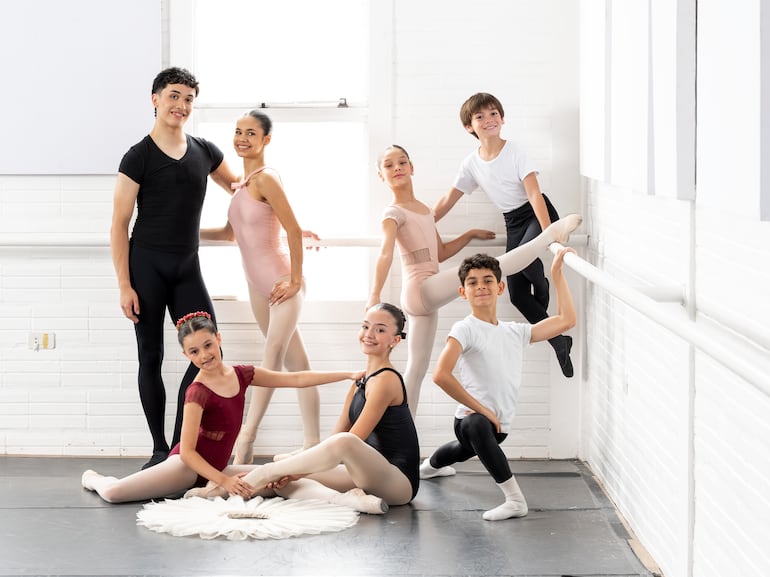 Pasos precisos, emoción a flor de piel y técnica impecable marcaron las semifinales de YGP Argentina, donde estos bailarines paraguayos brillaron con fuerza propia.