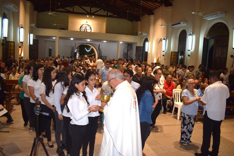 Monseñor Celestino Ocampo llamó a los fieles a imitar las actitudes de la Virgen María.