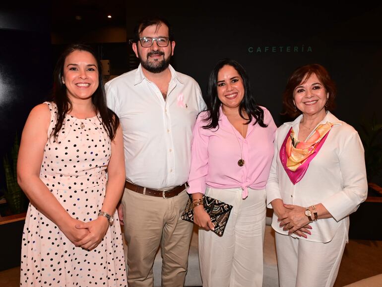 Alison Palacios, Diego de Isasa, Claudia Leite y Elizabeth Duarte.
