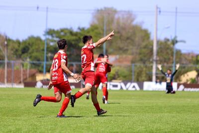 Esta celebración refleja la importancia de la victoria del Fernando de la Mora sobre Guaraní de Fram por 1-0.