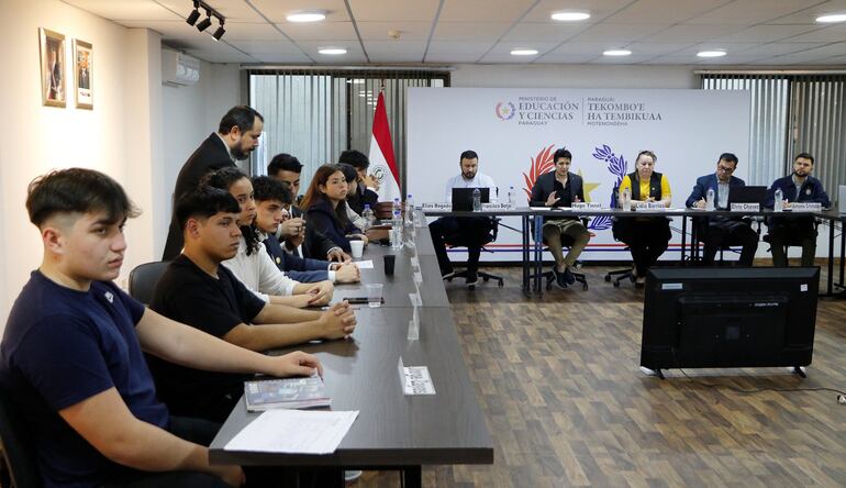 MEC: terminan las clases y ministro no muestra interés en el diálogo, denuncian