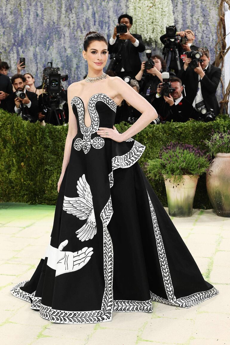 Anne Hathaway.