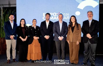 Matías Colmán, Silvia Giménez, Dominga Ávalos, Gustavo Cabriza, Miguel Tolces, Fátima Giménez y Enrique Duarte.
