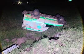 Una ambulancia del Hospital Regional de Concepción volcó esta madrugada en el Kilómetro 206 de la Ruta N°09 Carlos A. López.