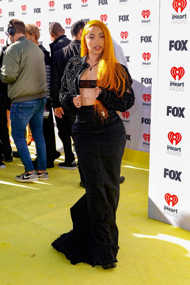 Ice Spice lució hermosa en la alfombra amarilla del iHeartRadio Music Awards en Hollywood. La rapera lució prendas de Rick Owens. (Frazer Harrison/Getty Images/AFP)