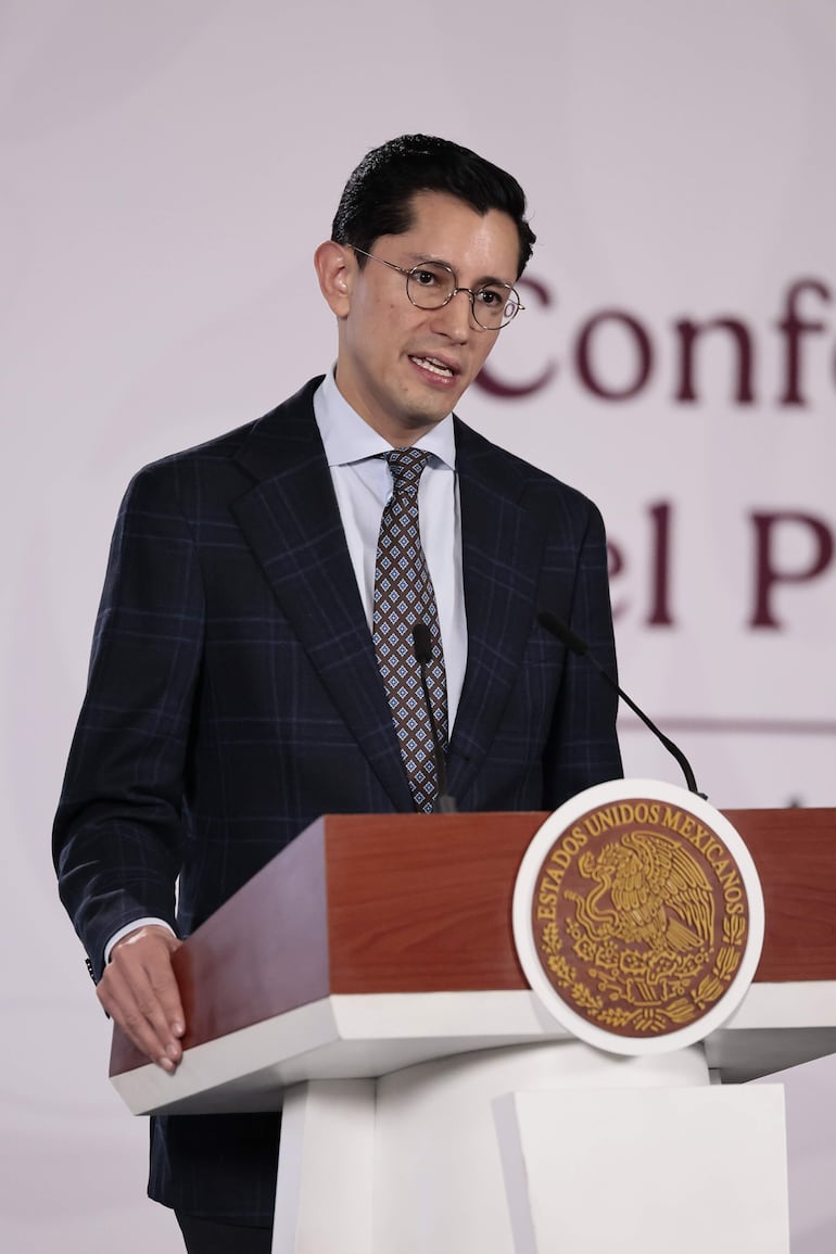 México ha recibido respuesta de las autoridades estadounidenses a solo cuatro de las 20 denuncias que presentó para esclarecer la muerte de 17 connacionales durante operativos migratorios o bajo custodia del Servicio de Inmigración y Control de Aduanas (ICE), mientras continúa a la espera de una reacción en los casos restantes. EFE/ José Méndez