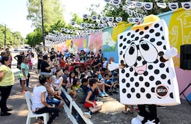 Avoncito animó la inauguración del mural.