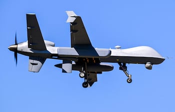 Un dron militar MQ-9 Reaper estadounidense aterriza ayer lunes en un aeropuerto en Aguadilla, Puerto Rico.
