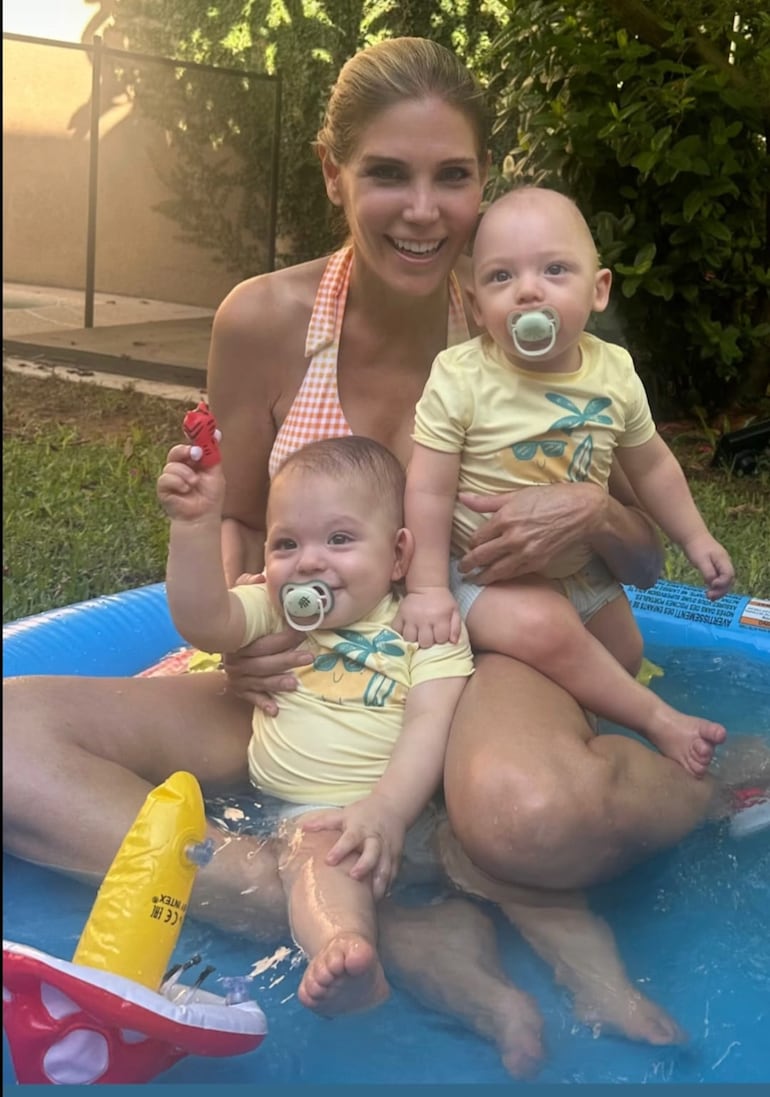 Sanie López Garelli con sus mellis Christian y Didier Dumot disfrutando un día veraniego. (Captura de la historia de Instagram de Sanie López Garelli)