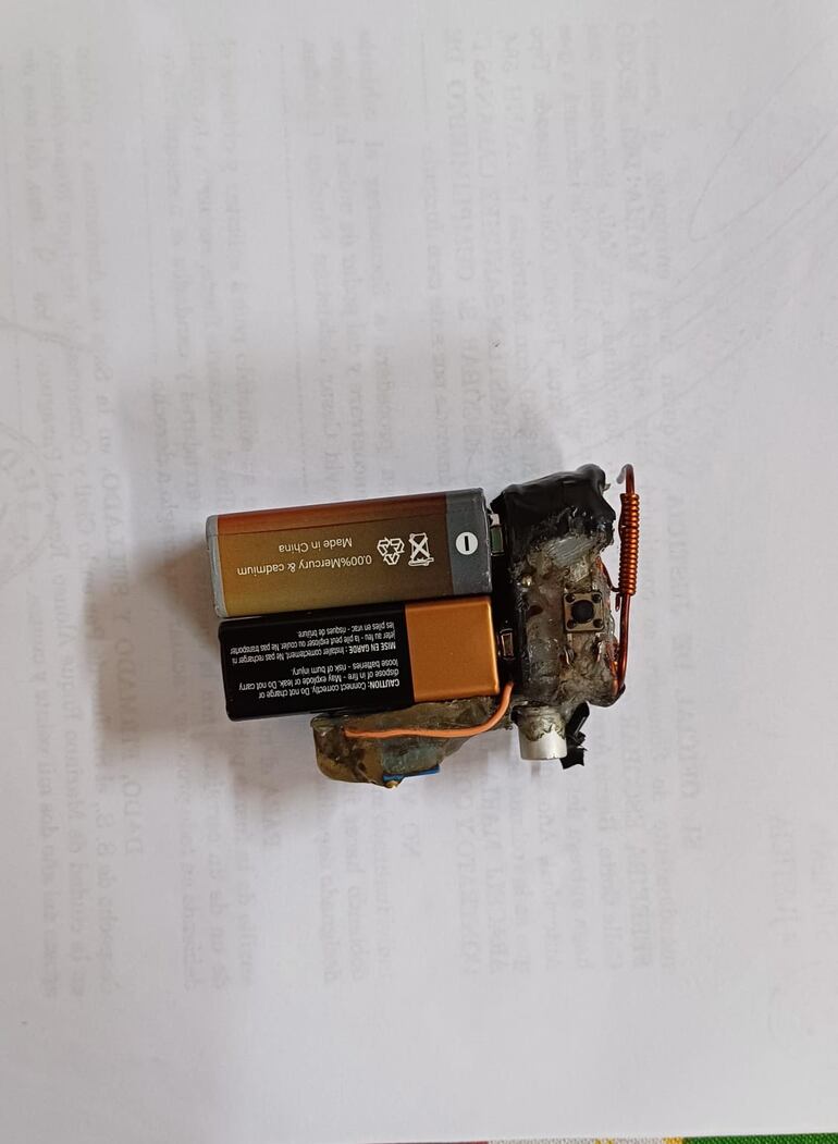 Con este aparato electrónico los sospechosos pretendía hurtar dinero de las máquinas tragamonedas.