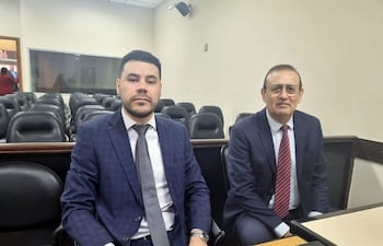 Senador Erico Galeano (ANR - cartista), acusado de supuestos vínculos con el caso A Ultranza, y el Abg. Ricardo Estigarribia.