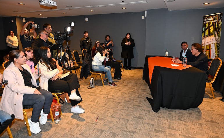 El Puma Rodríguez habló en la conferencia realizada en el Hotel Five de Asunción.
