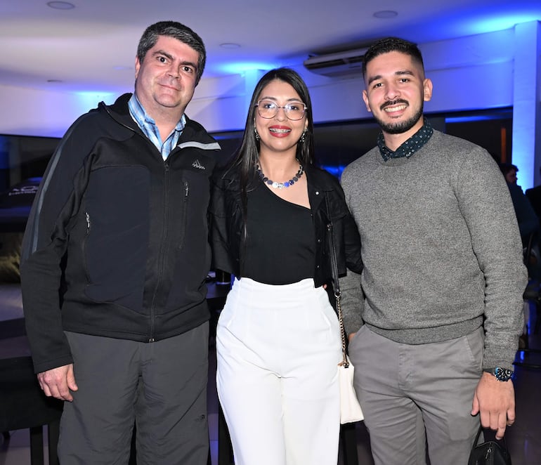 Lanzamiento de Nuevo Chevrolet Sonic	Tema Artigas casi Tte Cusamanich