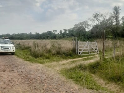 Una patrullera de la Policía donde ocurrió el intento de sicariato contra Delcio Rojas Cáceres, en la compañía San Solano del distrito de San Pedro del Paraná.