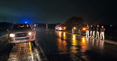 Asaltan a pareja de alemanes en Natalicio Talavera y abandonan su camioneta en Mbocayaty.