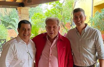 Horacio Cartes, Juan Carlos Galaverna y Santiago Peña.