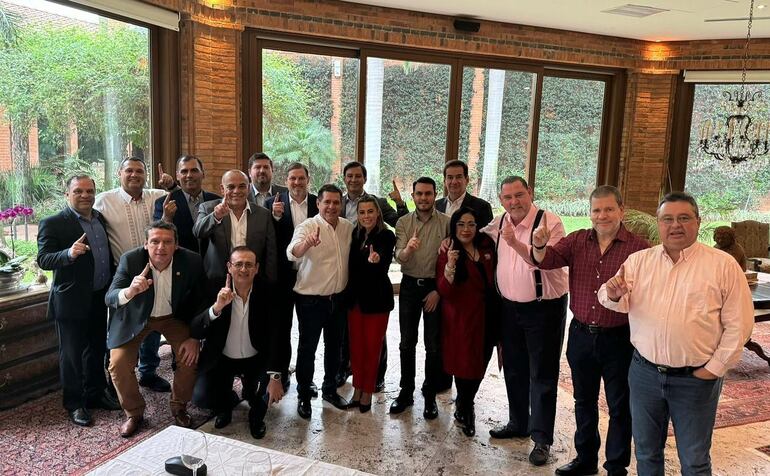 Empresas fantasma proveyeron a Nenecho y también al Partido Colorado