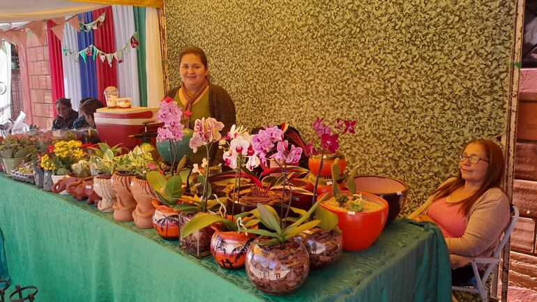 Las plantas, como las orquídeas, fueron muy apreciadas durante la feria realizada en la localidad de Nueva Italia.