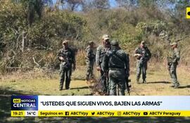 "Ustedes que siguen vivos, bajen las armas"