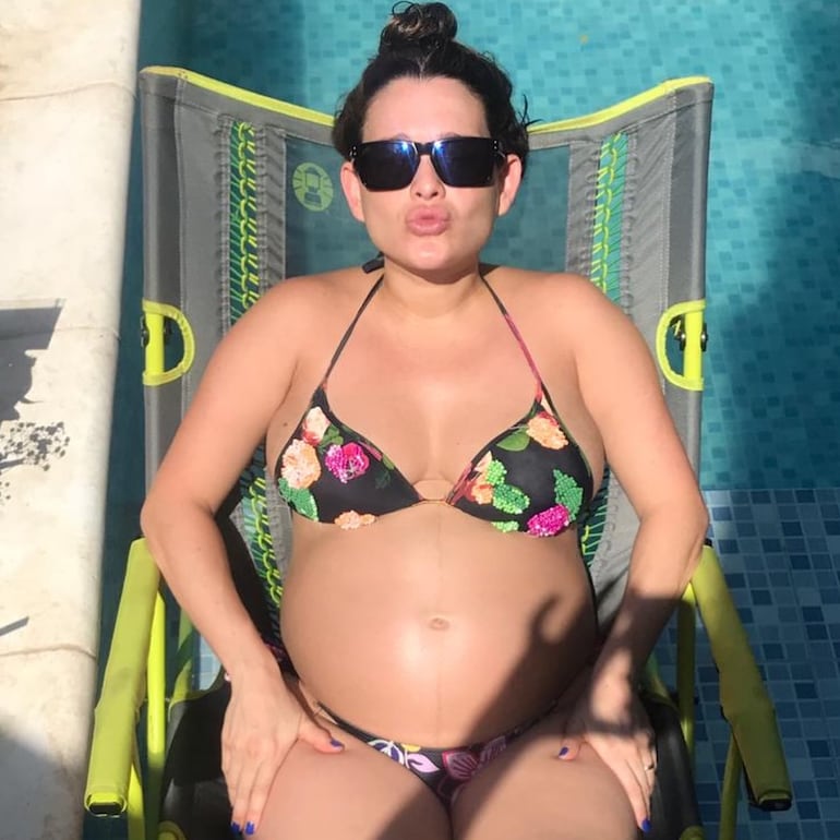 Lali González con Rafaela a bordo, hace ya más de 7 años. (Instagram/Lali González)