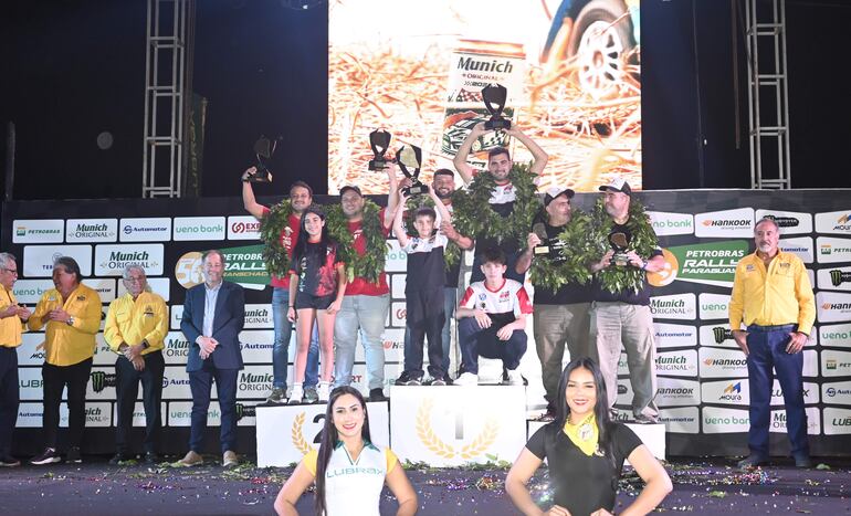 Así quedó el podio de la clase RC4C: Rolón/Duarte (1°), Campos/Bojanovich (2°) y Fernández/Cattaneo (3°).