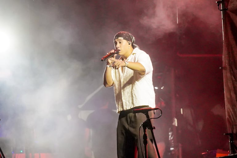 FMK encendió la costanera de Encarnación ante casi 20.000 personas