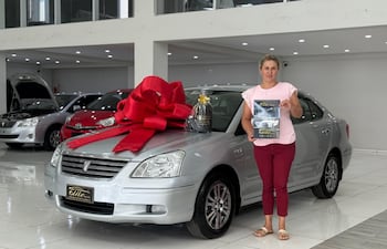 Docente guaireña solicita ayuda para recuperar automóvil recién adquirido que fue robado en Luque.