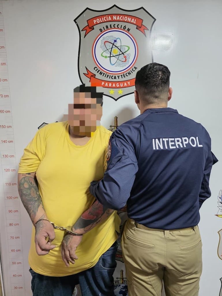 El sospechoso fue remitido a la base de la Interpol en Asunción, mientras se comunica el procedimiento a las autoridades judiciales.
