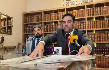 El abogado Óscar Luis Tuma Bogado, imputado por la transferencia de inmuebles a su favor, que pertenecían a Alexandre Rodrigues Gomes.