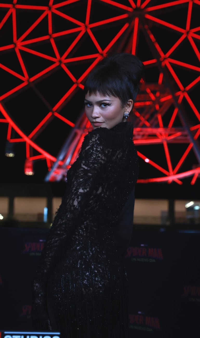 El flequillo que queda muy bien a la exótica actriz estadounidense Zendaya. (EFE/Mario Guzmán)
