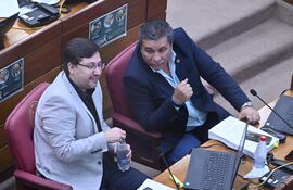 Los senadores del PLRA, Lucas Aquino (der.) y Blas Lanzoni.