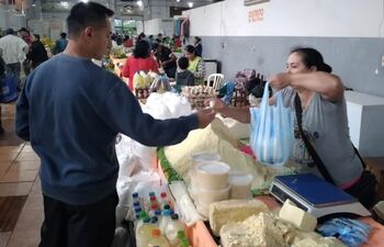 Un importante movimiento se observa desde tempranas horas de este lunes en la feria de Ciudad del Este.