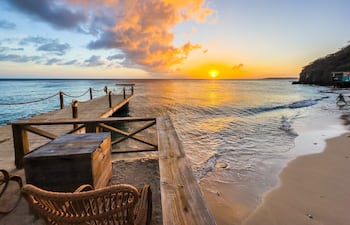 Playa de Kokomo en Curazao. La "golden hour" es un espectáculo único en esta playa caribeña.