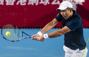 El chino Juncheng Shang sorprendió al vencer en dos sets al italiano Lorenzo Sonego.