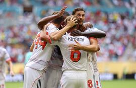 Los jugadores del Bayern Múnich celebran un gol en el partido frente a Flamengo por los octavos de final del Mundial de Clubes 2025 en Miami, Florida, Estados Unidos.