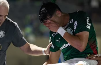 El paraguayo Ramón Sosa, futbolista de Palmeiras, durante la lesión que sufrió ante Cruzeiro.