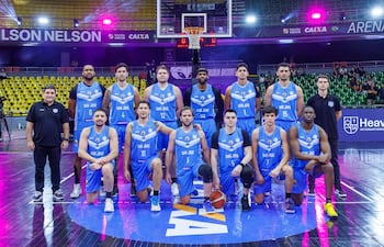 Plantel del Deportivo San José que le dio pelea a los anfitriones, Brasilia Basquete, por el Grupo C de la Liga Sudamericana de Básquetbol 2026.