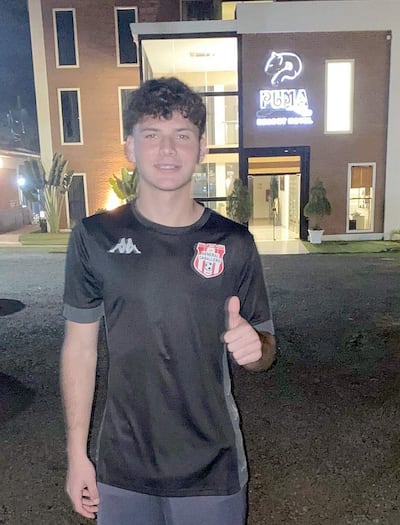 Víctor Daniel Villalba Benítez (06/08/2008) fue cedido por Libertad a General Caballero de Juan León Mallorquín, en el que pugnará por ocupar la plaza de sub 18 para la bolsa de minutos exigida por el reglamento del Clausura.