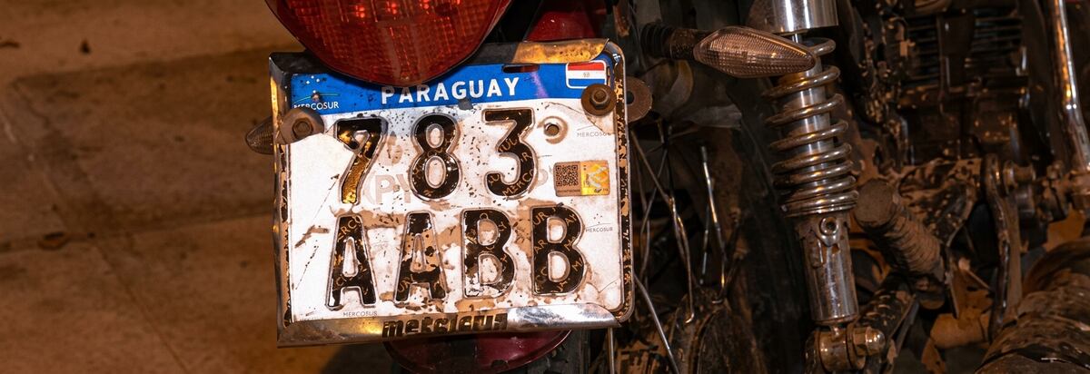 Video: Un adolescente resultó herido tras ser embestido por una patrulla durante una persecución en Luque