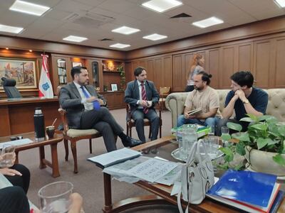 Vecinos del barrio Trinidad de Asunción se reunieron con el intendente Luis Bello para denunciar la construcción ilegal de una estación de servicio.