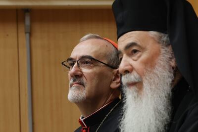 El cardenal Pierbattista Pizzaballa y el patriarca griego ortodoxo de Jerusalén, Teófilos III, en conferencia de prensa hoy en Jerusalén.