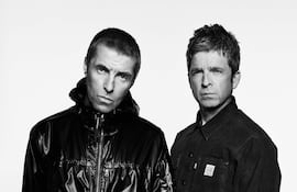 Los hermanos Liam y Noel Gallagher, líderes de Oasis, se encuentran preparando un filme antes de su esperado retorno a los escenarios.