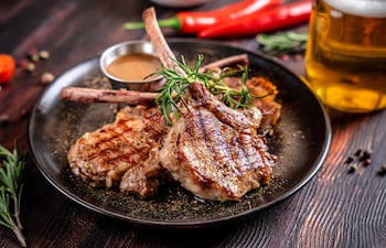 Cordero a la parrilla.