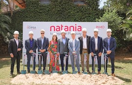 Diego Prieto, Director INMO Desarrollos; Manuel Barrios, Gerente General Salum & Wenz; Giovanni Masulli, Director General INMO Desarrollos, María Mercedes Pérez; Alejandro
Dominguez, Director INMO Desarrollos; Walter Fuks, CEO Grupo ECIPSA; Carlos Wenz, Director Salum & Wenz; Ezequiel Bonomo, Director de Desarrollo Comercial Grupo ECIPSA Y Esteban Nazario, Gerente Corporativo de Operaciones Comerciales Grupo ECIPSA.