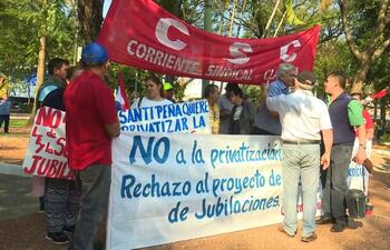 Gremios sindicales se oponen a la aprobación del proyecto de ley de jubilaciones.