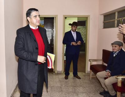 Gerardo Soria (izq.) y Marcos Aurelio Estigarribia (c), en el Tribunal de Conducta de la ANR.
