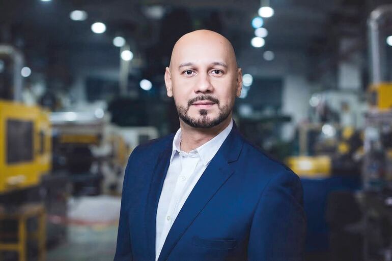 Daniel Bobadilla, gerente general de IRÑ.