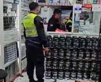 El sospechoso pretendía robar suplementos deportivos de alto valor.